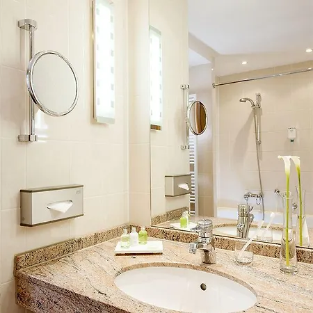 Nh Kreuzberg Hotel 3*