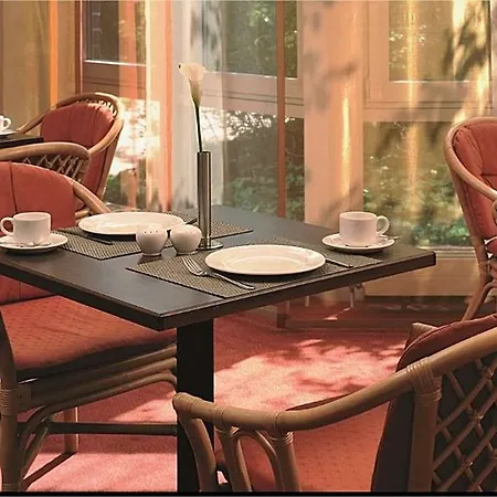 Nh Kreuzberg 호텔 3*